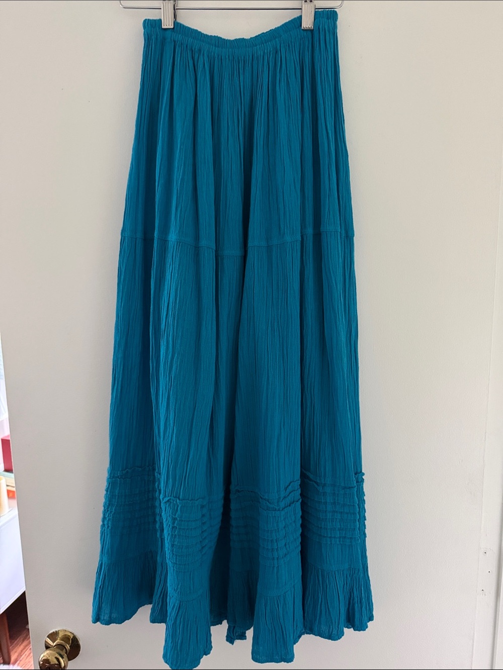 Turquoise skirt with elastic waistband